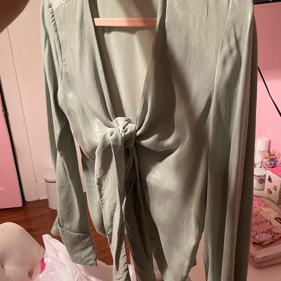 SOLD❌Djerf Avenue Tie Top Long Sleeve Pistachio - Picture 5 of 5